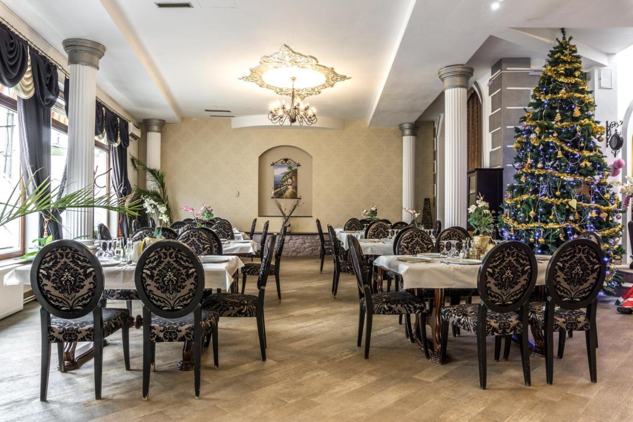Haţeg Hotel Ferdinand מראה חיצוני תמונה