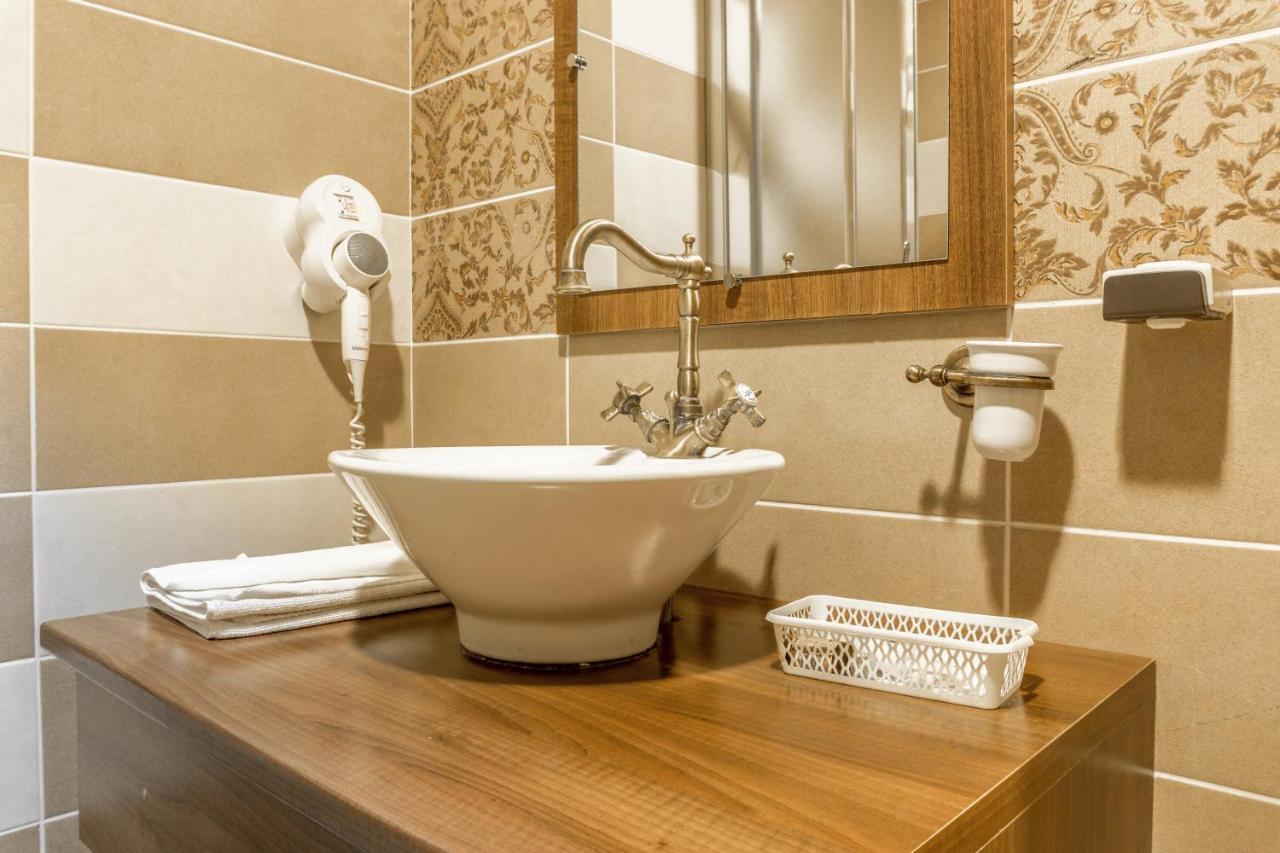 Haţeg Hotel Ferdinand מראה חיצוני תמונה
