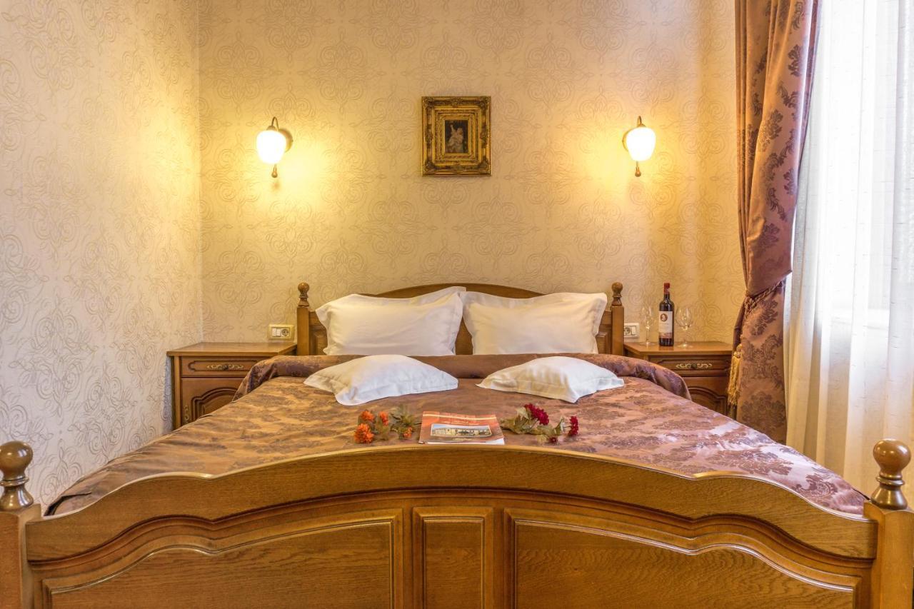 Haţeg Hotel Ferdinand מראה חיצוני תמונה