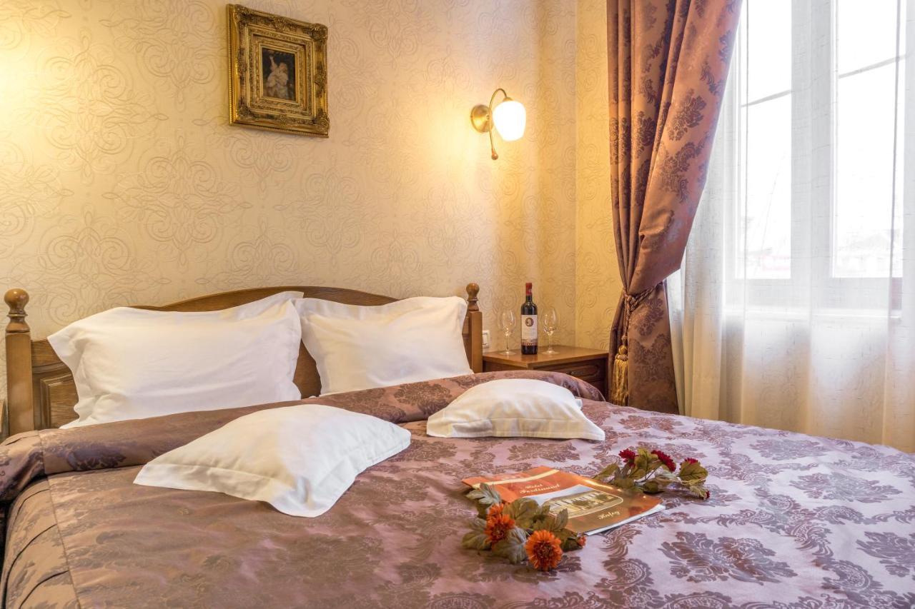 Haţeg Hotel Ferdinand מראה חיצוני תמונה