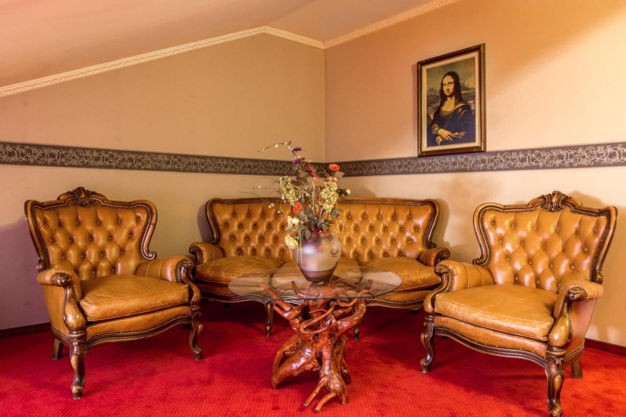 Haţeg Hotel Ferdinand מראה חיצוני תמונה