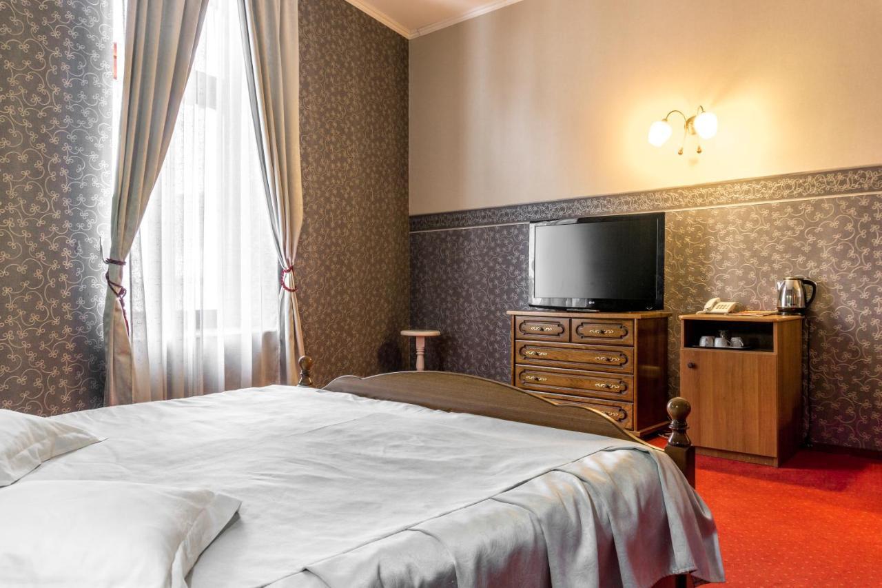 Haţeg Hotel Ferdinand מראה חיצוני תמונה